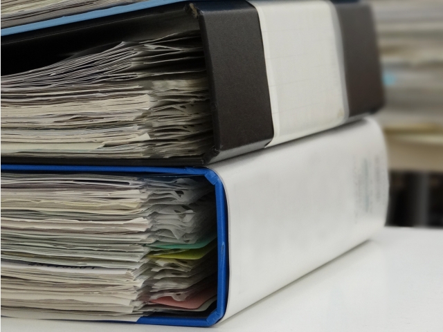 建設業許可の要件を証明する書類群